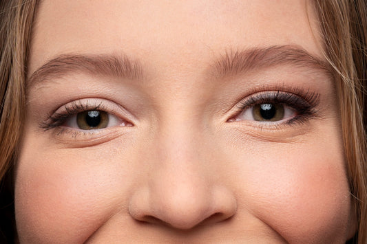 eyelashes