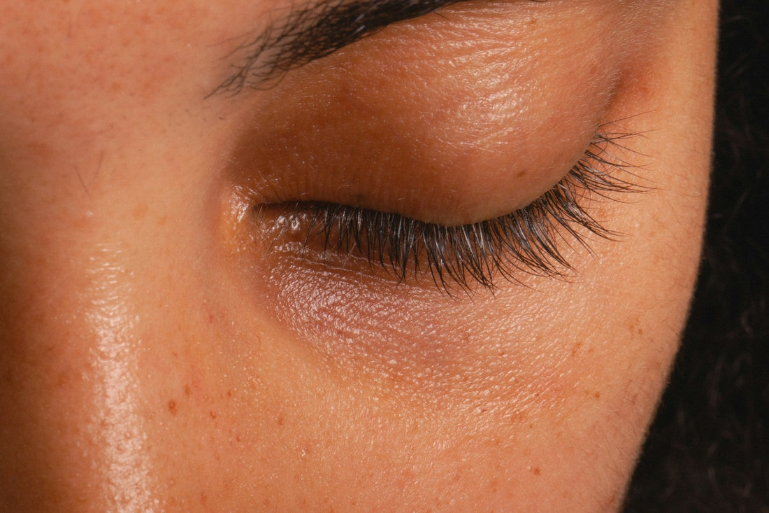 eyelashes